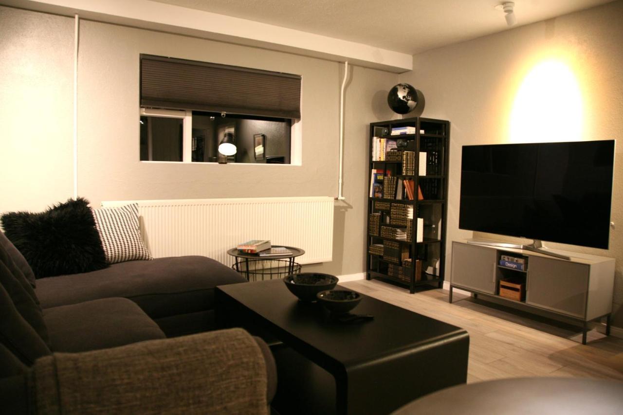 Spacious & Refurbished 1 Bedroom Apartment In Suburban Reykjavik Garthabaer Eksteriør billede