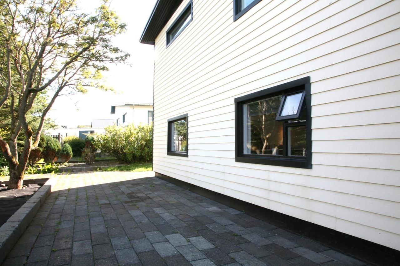 Spacious & Refurbished 1 Bedroom Apartment In Suburban Reykjavik Garthabaer Eksteriør billede